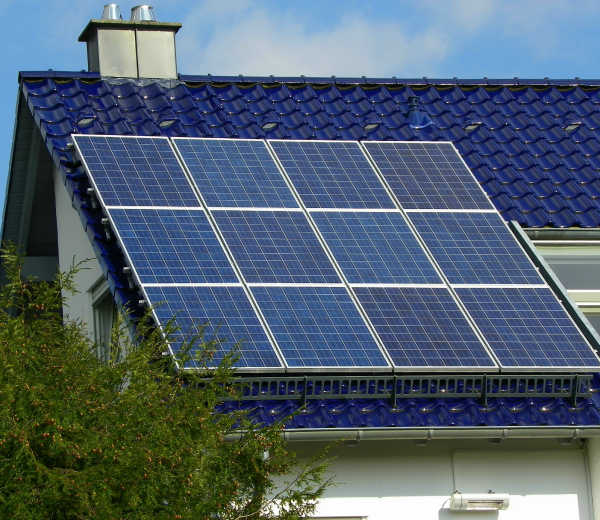 découvrez les différentes primes photovoltaïques disponibles en france pour encourager l'installation de panneaux solaires. informez-vous sur les aides financières et les avantages écologiques associés à l’énergie renouvelable. profitez d'un guide complet pour optimiser votre investissement dans l'énergie solaire.