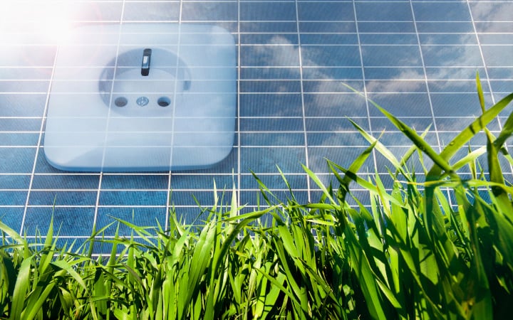 découvrez tout sur la prise solaire : un dispositif innovant qui permet de capter et d'utiliser l'énergie du soleil pour alimenter vos appareils électriques. profitez d'une solution écologique, économique et durable pour réduire votre empreinte carbone et faire des économies sur vos factures d'électricité.