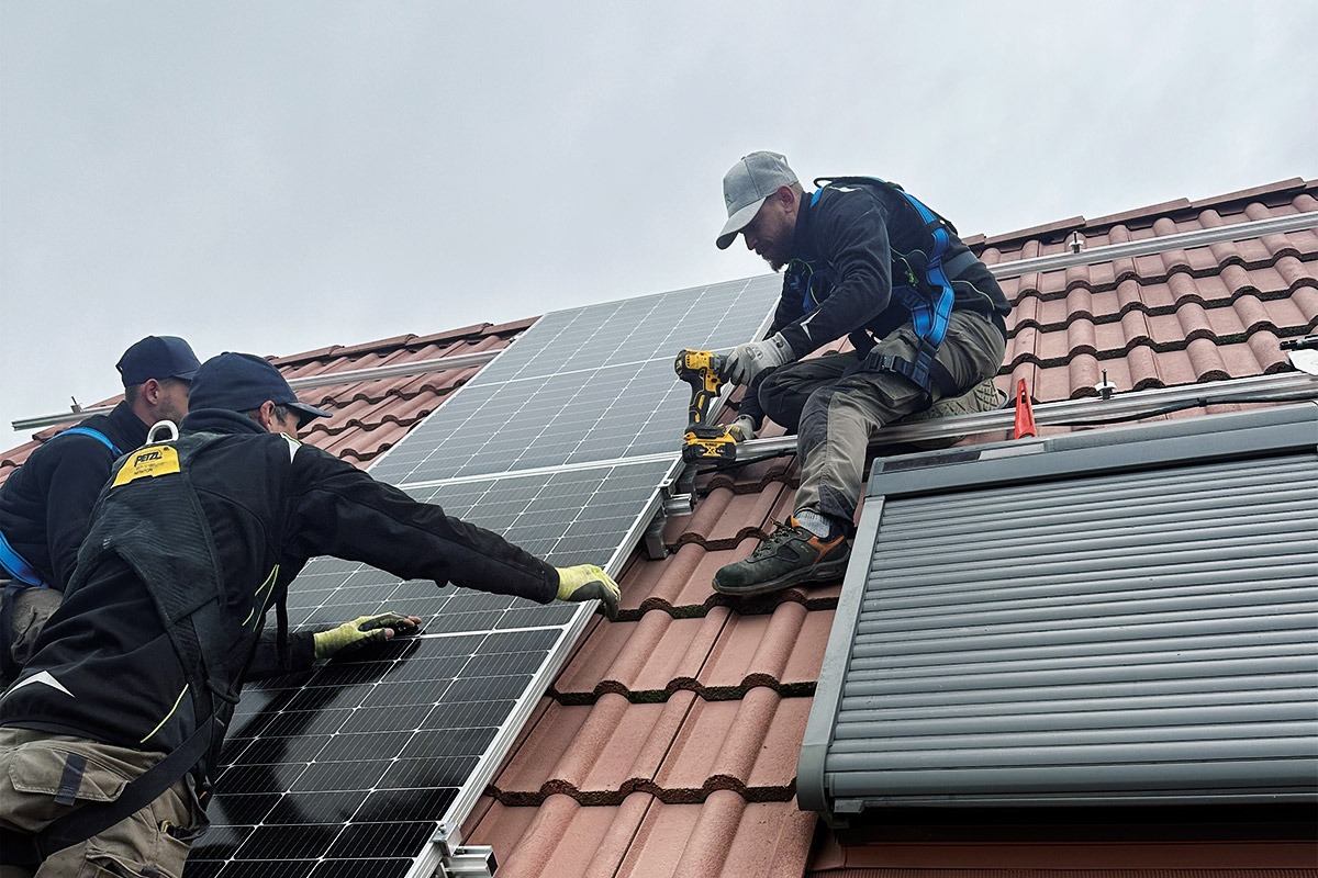 découvrez les meilleurs prix pour l'assurance photovoltaïque et protégez votre installation solaire des risques. comparez les offres, bénéficiez de conseils d'experts et faites le choix le plus adapté à vos besoins pour garantir une couverture optimale de votre investissement.
