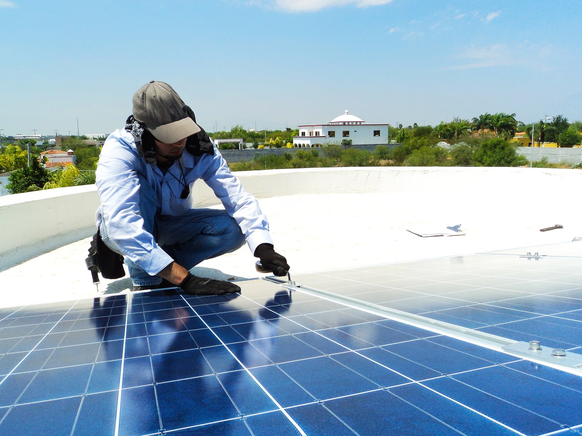 découvrez notre guide complet sur le prix d'installation de panneaux photovoltaïques de 100 kwc. apprenez-en davantage sur les coûts, les subventions disponibles et les avantages de l'énergie solaire pour votre entreprise ou votre projet résidentiel.
