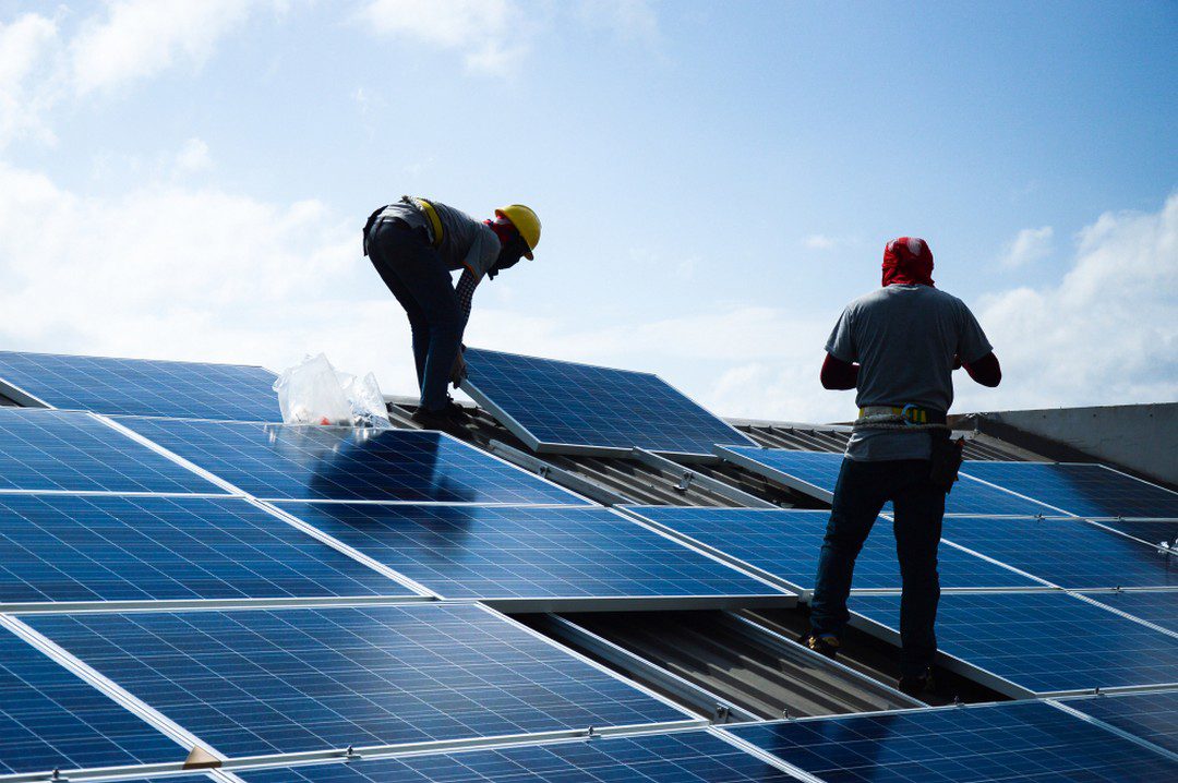 découvrez les prix au mètre carré pour l'installation de toitures photovoltaïques. comparez les offres et évaluez les économies d'énergie possibles grâce à cette solution durable et écologique.