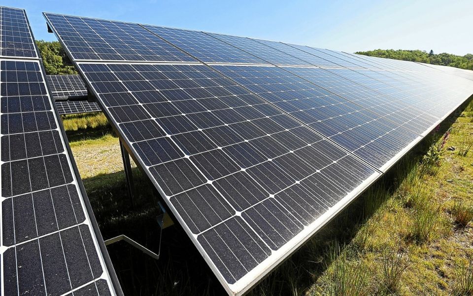 découvrez les prix des panneaux photovoltaïques en 2023 et les différentes options disponibles pour faire des économies d'énergie tout en préservant l'environnement. comparez les offres et choisissez la solution adaptée à vos besoins.