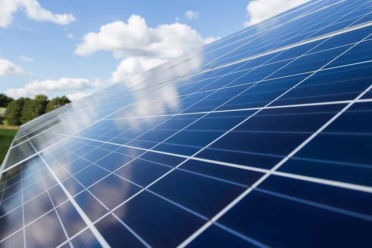 découvrez les prix des panneaux photovoltaïques sur le marché actuel. comparez les options et faites le choix idéal pour produire votre propre énergie solaire à un coût compétitif. informez-vous sur les aides financières disponibles et les avantages écologiques.