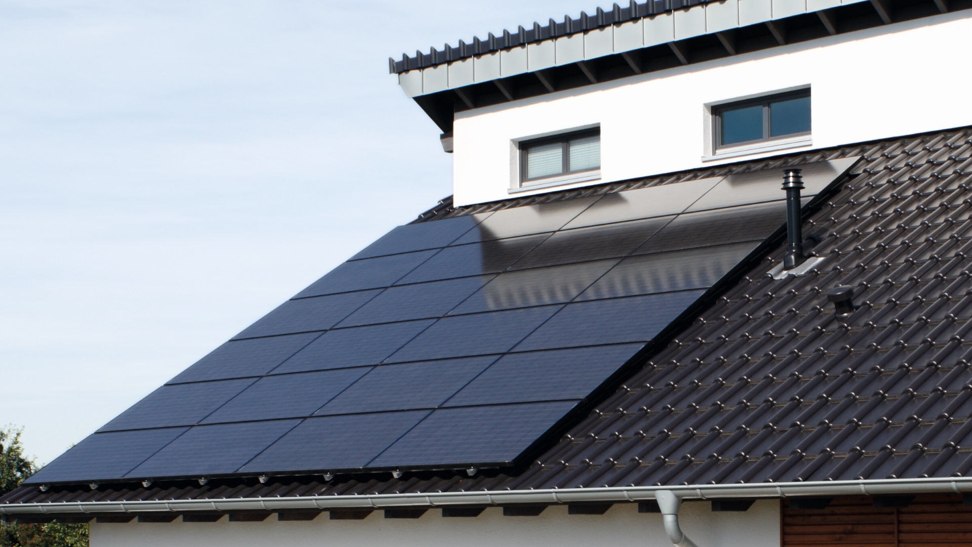 découvrez les prix des panneaux photovoltaïques en 2023. comparez les différentes options disponibles, les aides financières et les retours sur investissement pour faire le meilleur choix pour votre projet d'énergie solaire.