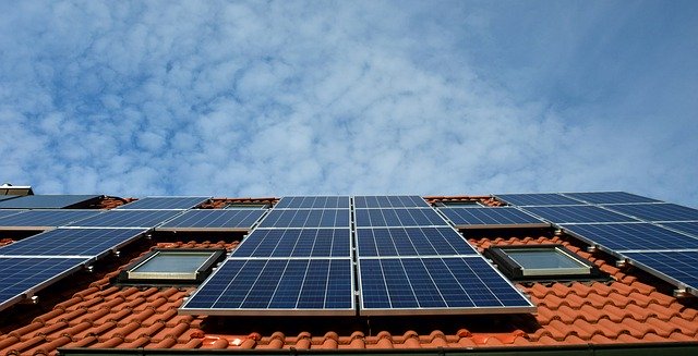 découvrez les prix des panneaux solaires pour un projet durable et économique. comparez les coûts, les aides financières et les avantages d'une installation solaire pour optimiser votre budget et réduire votre empreinte carbone.
