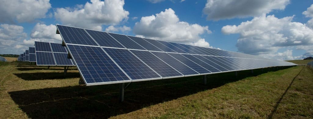 découvrez les prix des panneaux solaires en allemagne et comparez les offres pour bénéficier d'une énergie renouvelable à un coût compétitif. informez-vous sur les subventions disponibles et les avantages fiscaux pour investir dans l'énergie solaire.