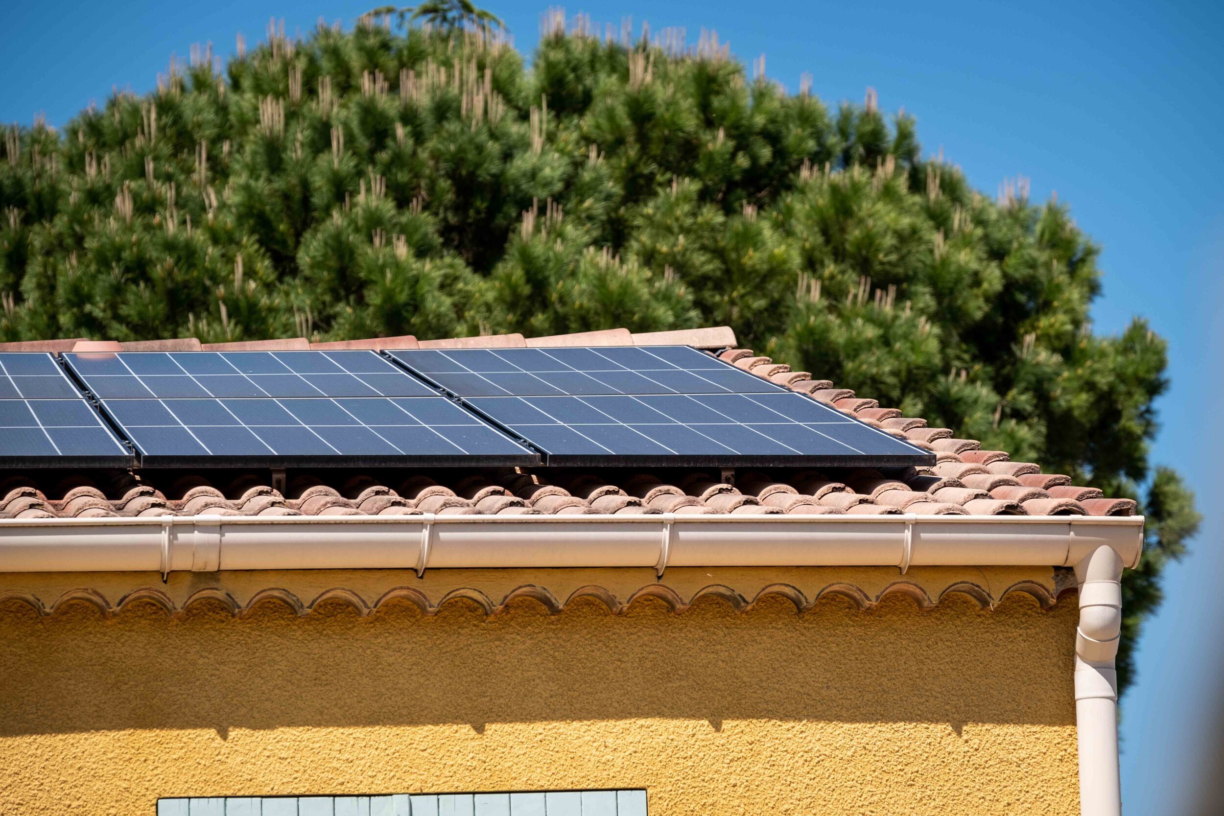 découvrez les tarifs compétitifs pour l'installation de panneaux photovoltaïques de 100 kwc. informez-vous sur les coûts, les aides financières disponibles et les bénéfices environnementaux de l'énergie solaire.