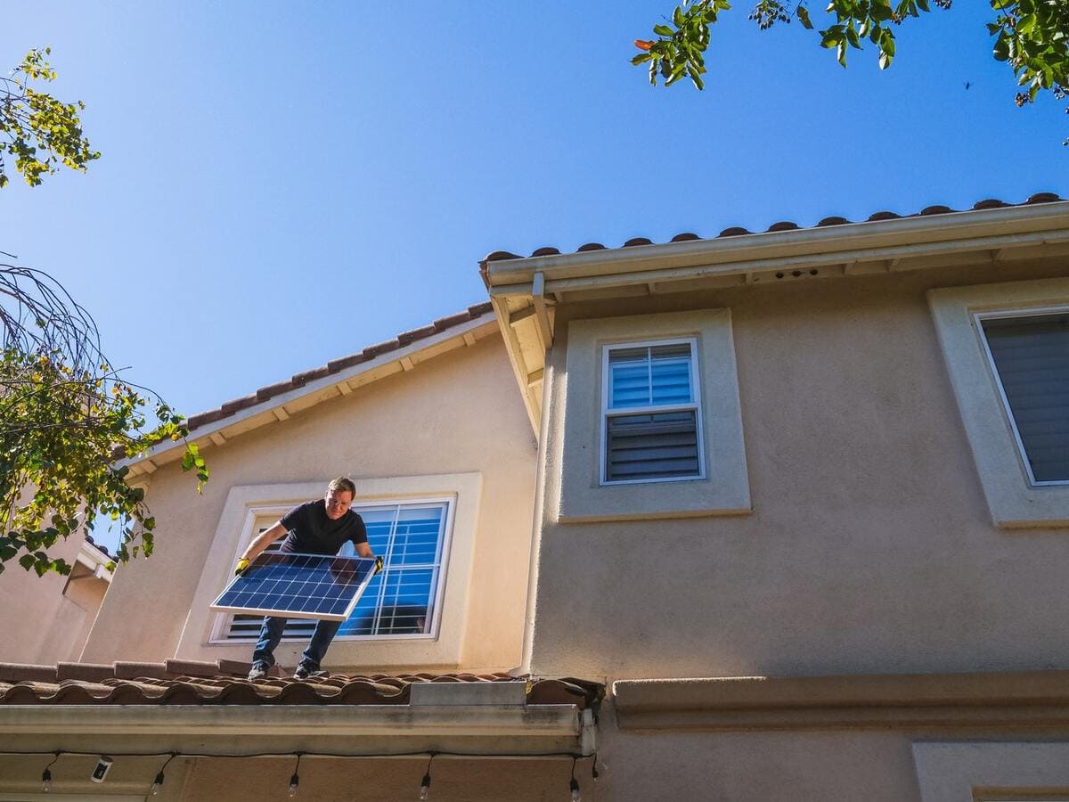 découvrez les prix compétitifs des systèmes photovoltaïques de 3 kw et optimisez votre consommation d'énergie tout en réduisant votre empreinte carbone. comparez les offres et faites le choix idéal pour votre maison.
