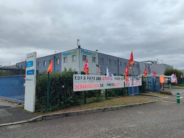 découvrez les prix compétitifs des solutions photovoltaïques photowatt. profitez d'une énergie renouvelable de qualité pour réduire vos factures d'électricité et contribuer à la protection de l'environnement. comparez nos offres et trouvez la solution qui vous convient le mieux.