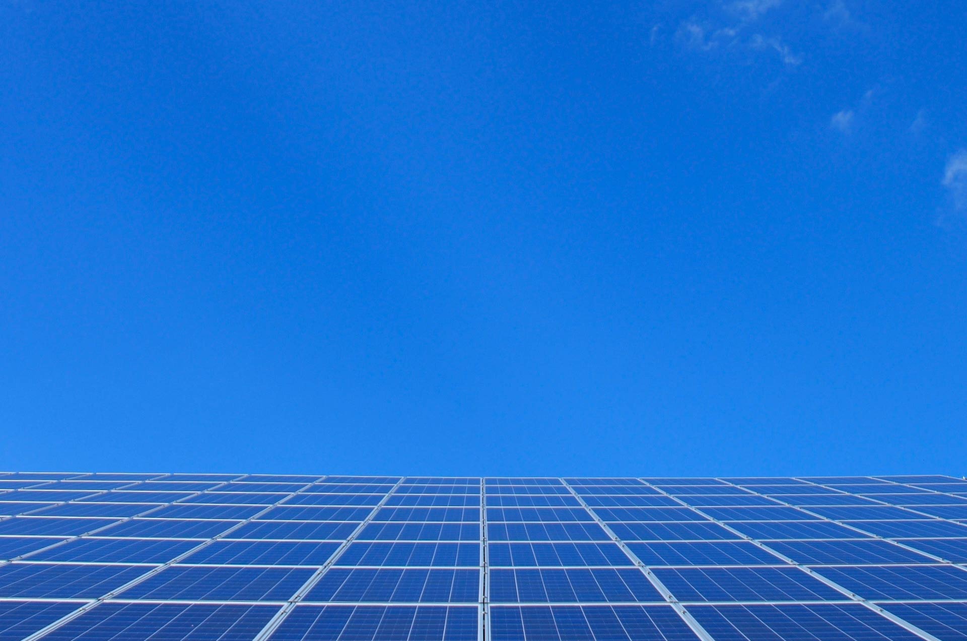 découvrez les avantages de la production photovoltaïque : une solution énergétique durable et rentable qui transforme la lumière du soleil en électricité. optimisez votre consommation d'énergie et réduisez votre empreinte carbone grâce aux technologies solaires innovantes.