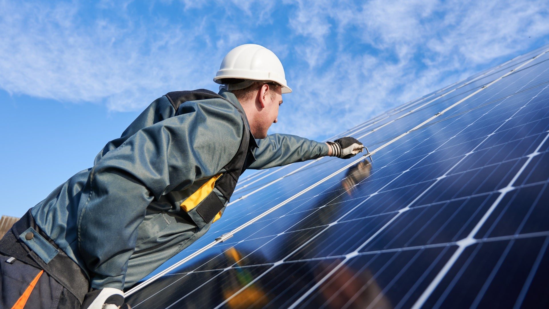 découvrez les avantages des systèmes photovoltaïques pour produire de l'énergie renouvelable. optimisez votre consommation d'électricité tout en préservant l'environnement grâce à des panneaux solaires efficaces et durables. informez-vous sur les différentes solutions photovoltaïques adaptées à vos besoins.