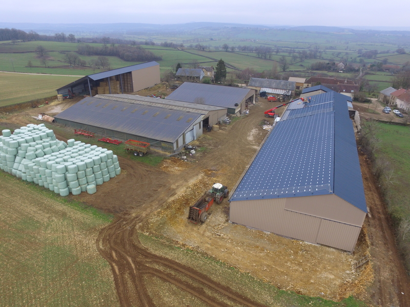 découvrez le potentiel des pv agricoles : l'intégration de panneaux photovoltaïques dans les exploitations agricoles pour une agriculture durable et une production d'énergie renouvelable. optimisez vos terres et engagez-vous pour l'environnement grâce à cette solution innovante.