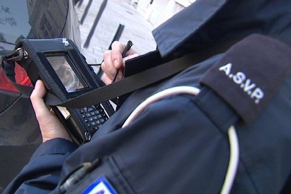 découvrez le pv caen, votre source d'information sur les événements et actualités de la région de caen. restez informé des dernières nouvelles, des activités culturelles et sportives, et des initiatives locales qui façonnent la vie caennaise.