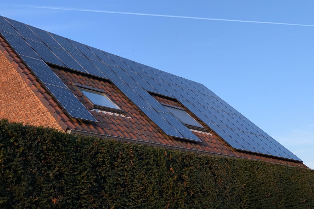 découvrez combien de panneaux solaires sont nécessaires pour optimiser l'énergie de votre maison. explorez les facteurs influençant la quantité de panneaux à installer et maximisez votre autonomie énergétique grâce aux conseils d'experts.