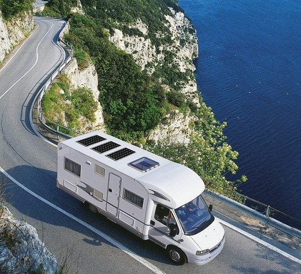 découvrez comment un panneau solaire peut transformer votre expérience de camping-car en offrant une source d'énergie autonome et écologique. idéal pour recharger vos appareils tout en profitant de la nature, optez pour une solution durable qui vous permettra des séjours prolongés loin des campings.