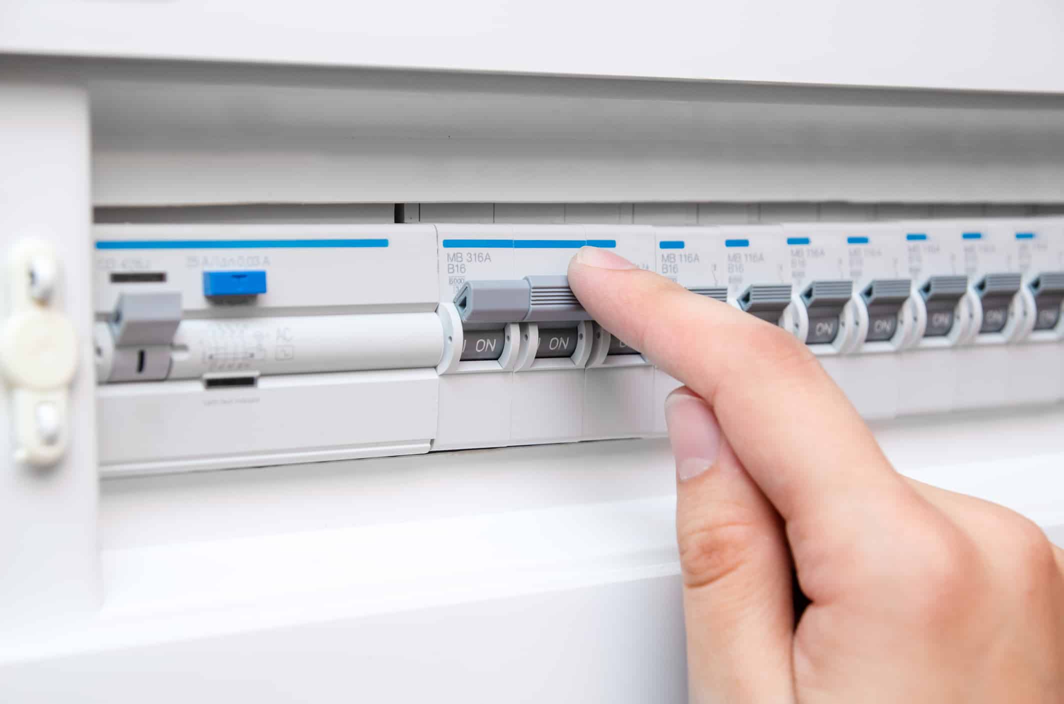 découvrez comment effectuer un raccordement edf sans permis. nos astuces et conseils vous guident à travers les démarches nécessaires pour bénéficier d'un raccordement électrique rapide et conforme à la législation en vigueur. simplifiez vos travaux et évitez les tracas administratifs.