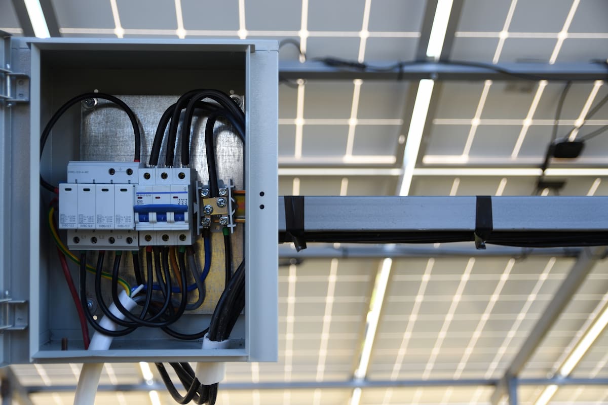 découvrez notre guide complet sur le raccordement photovoltaïque (pv) : étapes, réglementations et conseils pratiques pour optimiser l'installation de panneaux solaires et profiter pleinement de l'énergie renouvelable.