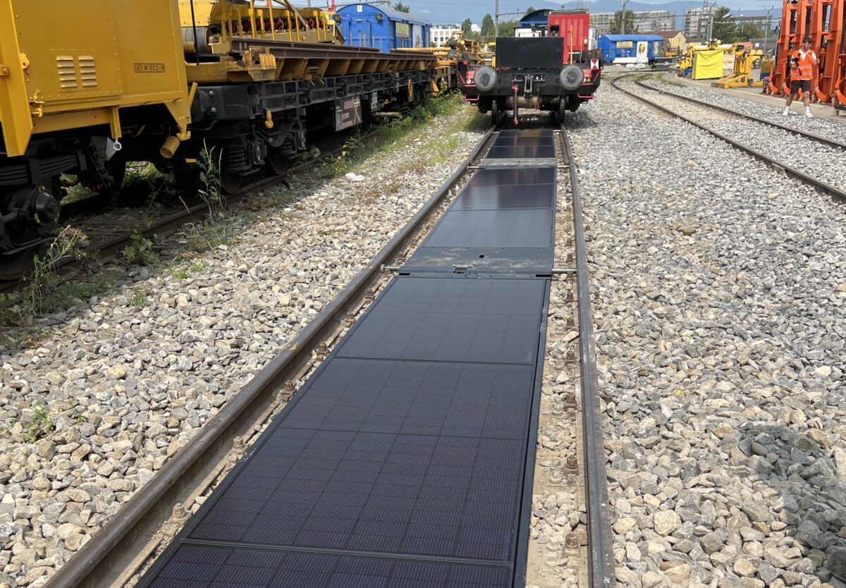 découvrez notre sélection de rails pour panneaux solaires, conçus pour optimiser l'installation de vos systèmes photovoltaïques. assurez une fixation solide et durable pour maximiser l'efficacité de votre production d'énergie solaire.