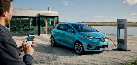 découvrez tout ce qu'il faut savoir sur la recharge de votre renault zoe. apprenez les meilleures pratiques, les options de recharge disponibles et profitez de conseils utiles pour optimiser l'autonomie de votre véhicule électrique.