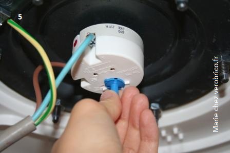 découvrez comment effectuer le réglage optimal de votre chauffe-eau pour garantir un confort thermique et des économies d'énergie. suivez nos conseils experts pour régler la température, assurer un fonctionnement efficace et prolonger la durée de vie de votre appareil.