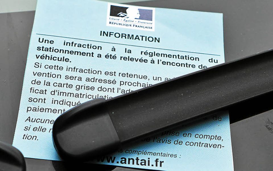 découvrez les dernières informations sur la réglementation relative aux panneaux photovoltaïques (pv) en france. informez-vous sur les réglementations en matière d'installation, de subventions et de normes pour optimiser votre projet solaire tout en respectant les exigences légales.