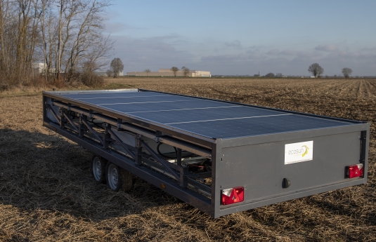 découvrez notre remorque solaire innovante, conçue pour vous offrir une solution de transport écologique et autonome. idéale pour vos aventures en pleine nature, elle allie praticité et respect de l'environnement grâce à son système de panneaux solaires. embarquez pour un voyage durable et économe en énergie !