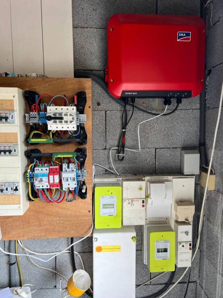 découvrez nos services de remplacement d'onduleurs photovoltaïques adaptés à vos besoins énergétiques. assurez la performance de votre installation solaire et optimisez votre production d'énergie avec nos solutions fiables et efficaces.