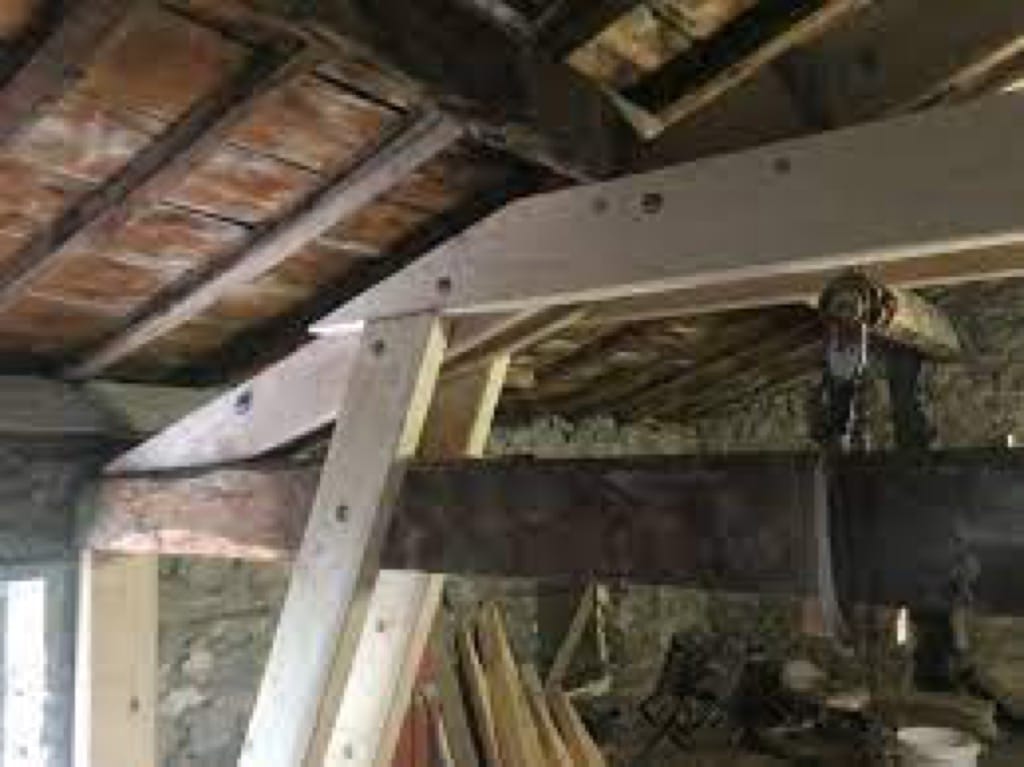 découvrez nos conseils et solutions pour renforcer votre charpente, assurer la sécurité de votre habitation et prolonger sa durée de vie grâce à des techniques adaptées et des matériaux de qualité.