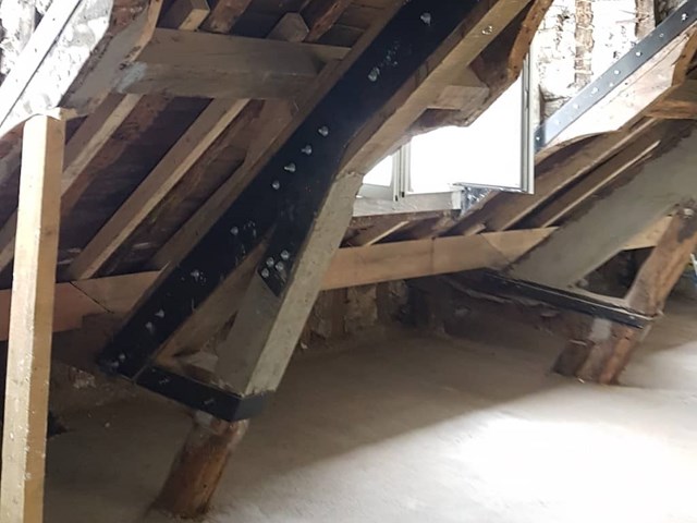 découvrez nos conseils et techniques efficaces pour renforcer la charpente de votre maison. assurez la sécurité et la durabilité de votre structure avec nos solutions adaptées à vos besoins.