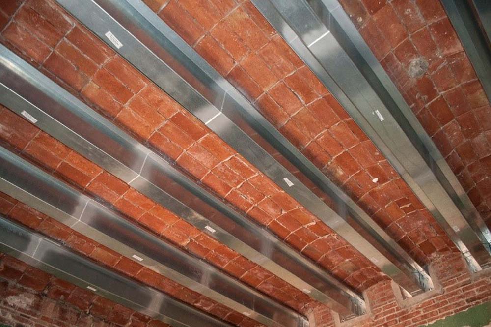 découvrez des techniques efficaces pour renforcer votre plancher, améliorer la durabilité de votre habitat et assurer une sécurité optimale. trouvez des conseils pratiques et des solutions adaptées pour tous types de sols.