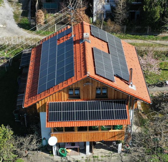 découvrez comment transformer votre propriété avec notre service de rénovation photovoltaïque. améliorez l'efficacité énergétique de votre maison tout en réduisant votre impact environnemental grâce à nos solutions de panneaux solaires modernes.