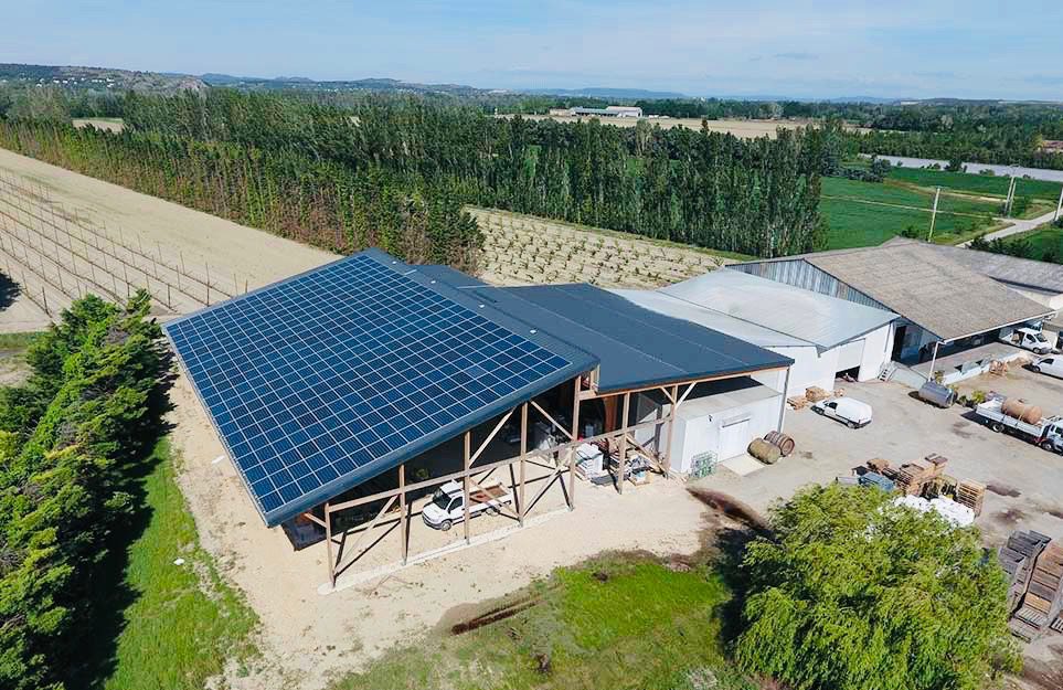 découvrez comment maximiser la rentabilité de vos investissements en panneaux photovoltaïques en tant qu'agriculteur. analysez les avantages économiques et environnementaux de l'énergie solaire pour optimiser votre exploitation agricole et générer des revenus supplémentaires.