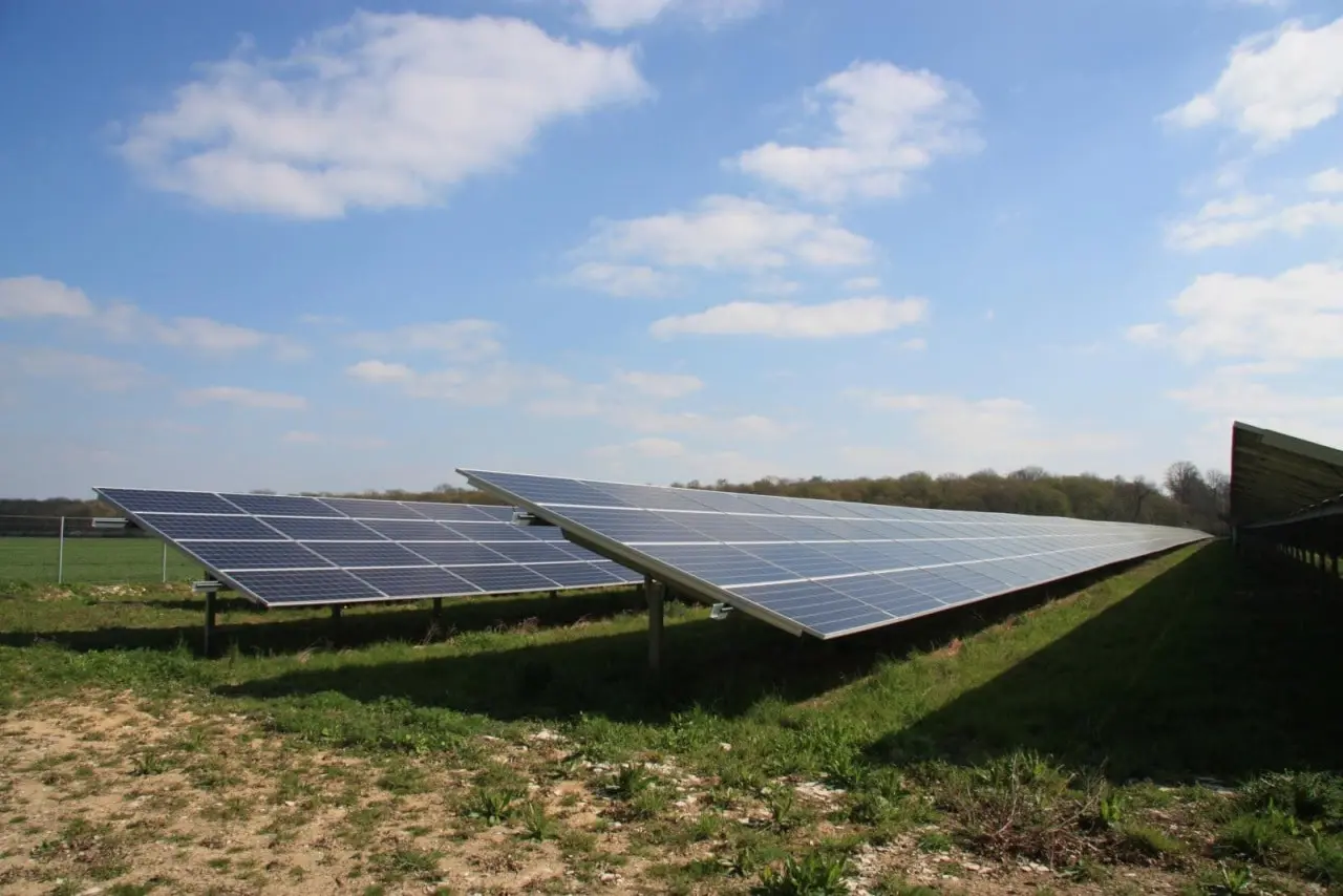découvrez comment maximiser la rentabilité de votre installation photovoltaïque agricole grâce à des stratégies efficaces, des conseils d'experts et des études de cas inspirantes. transformez votre exploitation en une source de revenus durable avec l'énergie solaire.