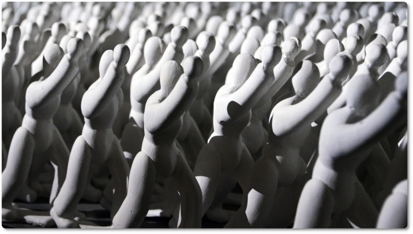 découvrez les différentes facettes de la révolte, ce puissant mouvement de contestation qui bouscule les normes établies. plongez dans l'histoire, la psychologie et les conséquences des révoltes à travers le monde. explorez comment ces mouvements façonnent nos sociétés et interpellent les consciences.