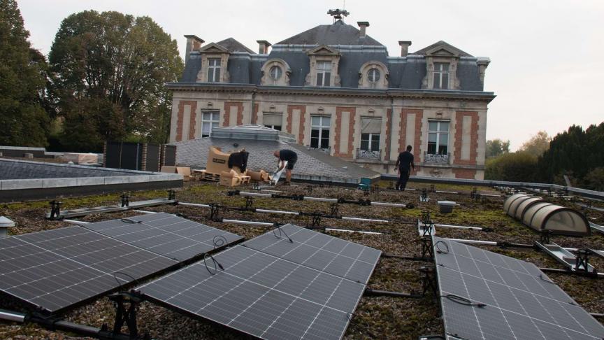 découvrez tout sur le salaire des installateurs photovoltaïques en france. analyse des rémunérations, facteurs influençant le salaire et perspectives d'évolution dans ce secteur en plein essor.