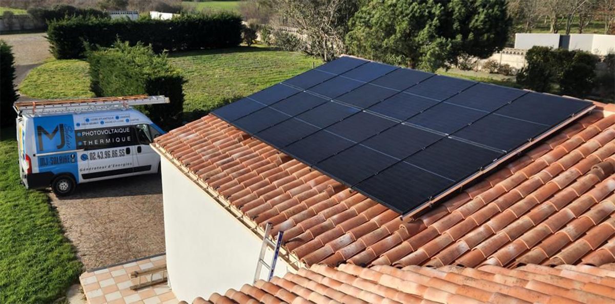 découvrez le salaire d'un installateur photovoltaïque en france : une analyse des revenus, des compétences requises et des perspectives d'évolution dans un secteur en pleine expansion.