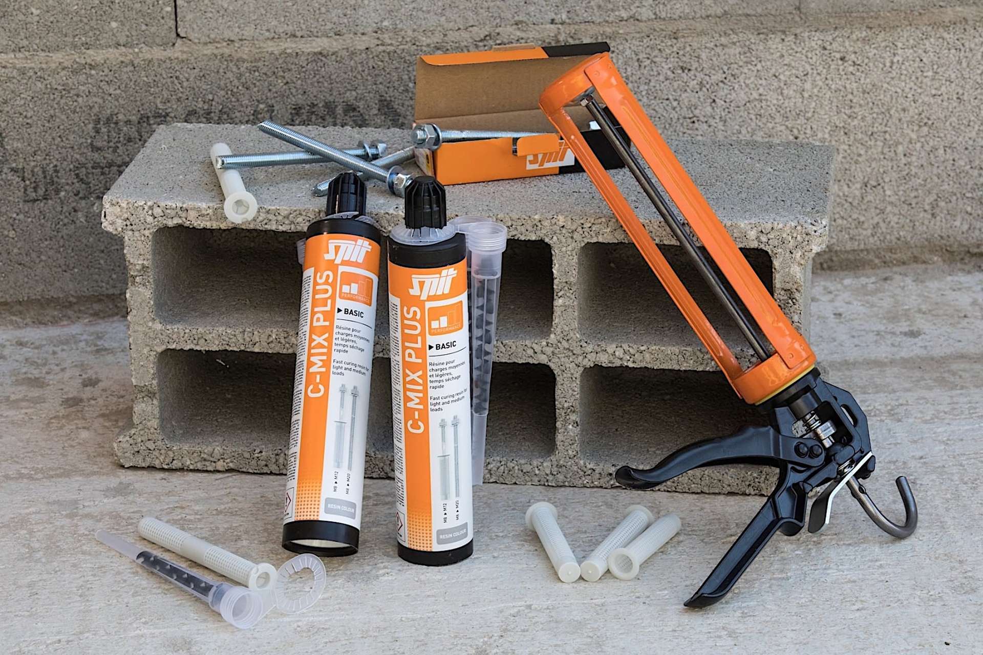 découvrez tout sur le scellement chimique, une méthode efficace pour renforcer et fixer les structures dans le bâtiment. apprenez ses applications, avantages et conseils d'utilisation pour garantir des résultats durables et sûrs.