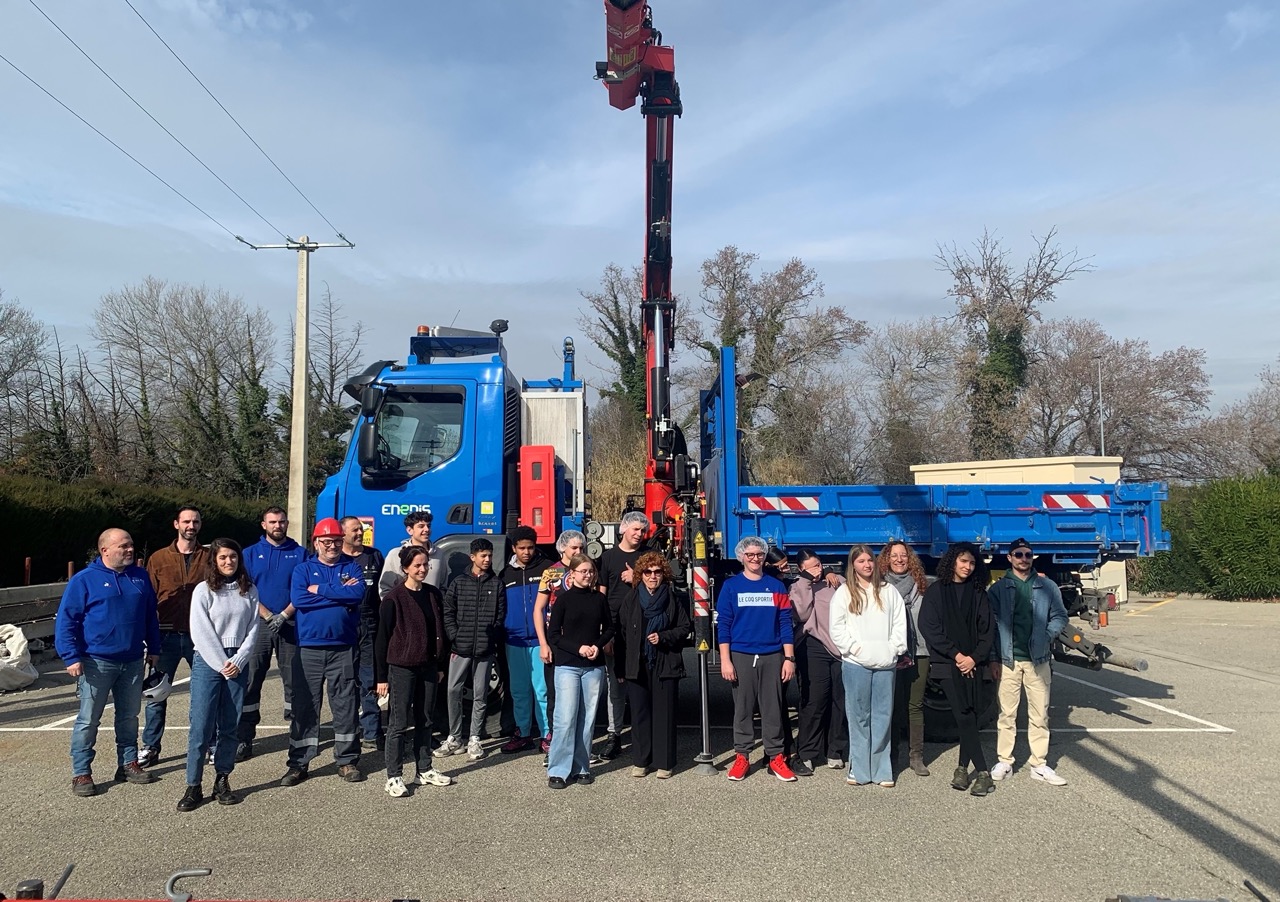 découvrez enedis, le gestionnaire du réseau électrique en france, qui assure la distribution et la qualité de l'électricité pour les particuliers et les entreprises. informez-vous sur nos services, vos démarches de raccordement, et les solutions énergétiques durables.