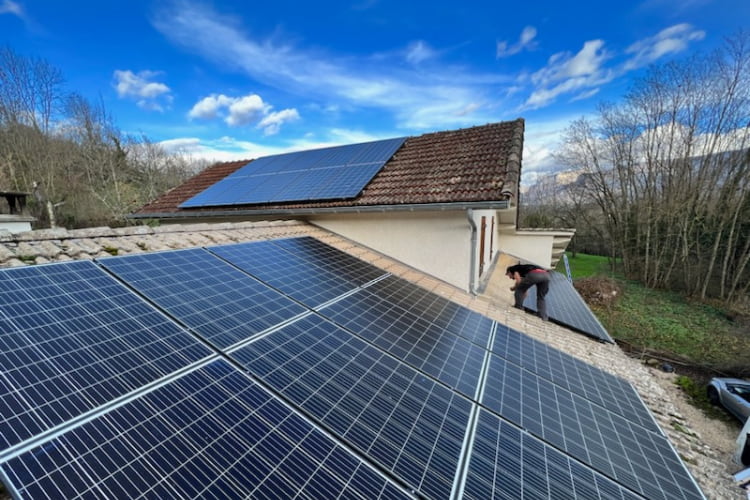 découvrez nos solutions photovoltaïques innovantes et durables pour optimiser votre consommation d'énergie et réduire votre empreinte carbone. profitez d'une énergie propre et économique grâce à nos panneaux solaires adaptés à vos besoins.