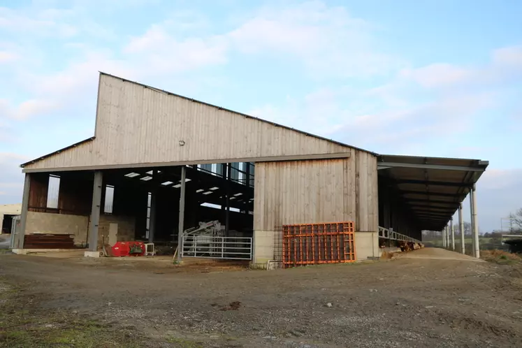 découvrez tout sur la stabulation pv : un système innovant d'hébergement pour le bétail, alliant confort et efficacité. améliorez la gestion de votre exploitation agricole grâce à des solutions adaptées aux besoins des animaux.