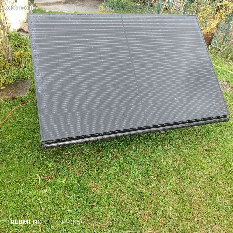 découvrez le sunology 400w, un panneau solaire performant conçu pour maximiser votre production d'énergie. idéal pour les installations résidentielles et commerciales, il offre une efficacité inégalée et une durabilité prolongée pour alimenter vos besoins énergétiques tout en respectant l'environnement.