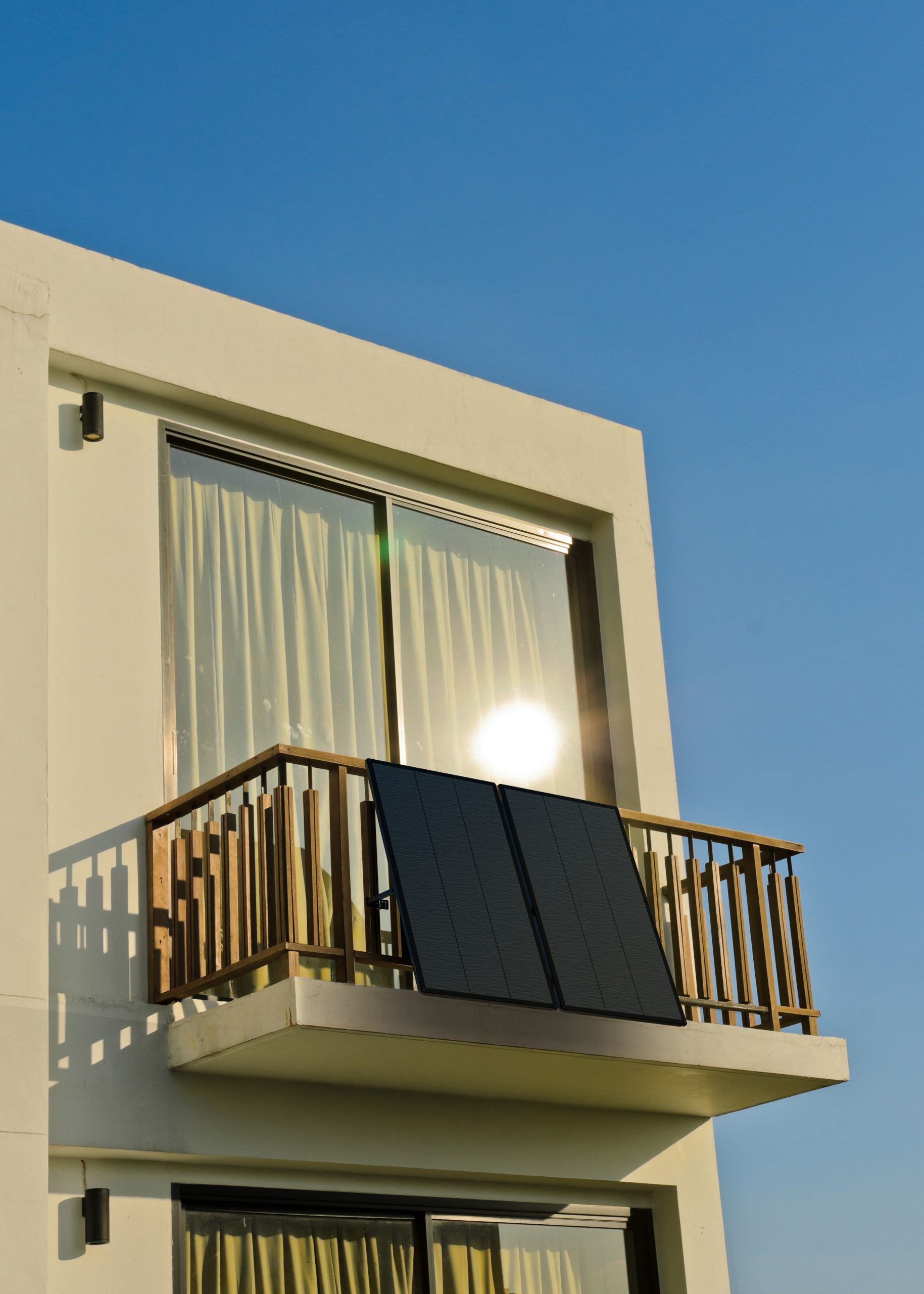 découvrez le sunology 400w, un panneau solaire haute performance conçu pour maximiser votre production d'énergie solaire. idéal pour les installations résidentielles et commerciales, il allie efficacité et durabilité, tout en réduisant votre empreinte carbone. optez pour une solution énergétique responsable et économique avec sunology.