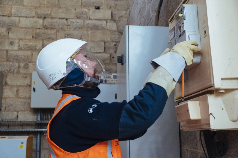 découvrez comment procéder à la suppression de votre compteur enedis de manière simple et rapide. suivez nos conseils pour faciliter les démarches et assurez une transition sereine vers un nouveau fournisseur d'énergie.