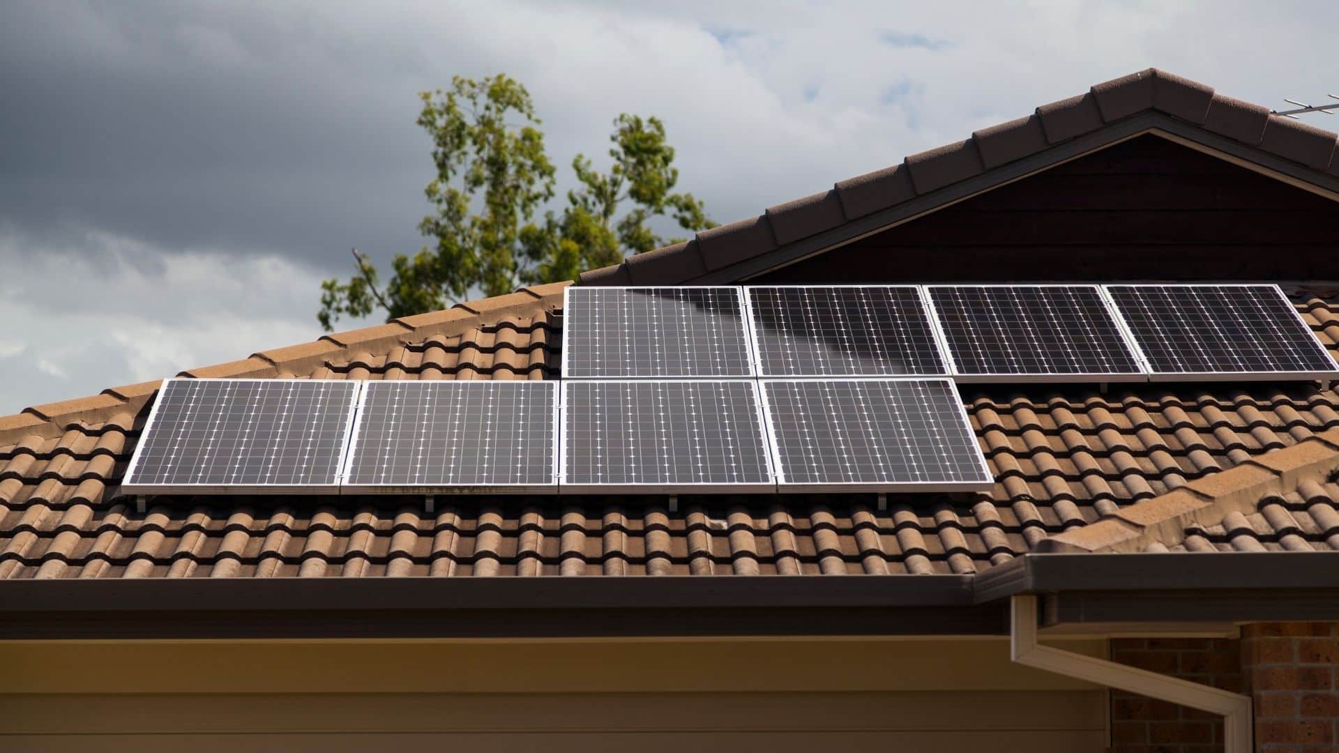 découvrez tout sur la surface des panneaux solaires : dimensions, efficacité et impact sur la production d'énergie renouvelable. optimisez votre installation pour maximiser l'épargne et contribuer à un futur durable.