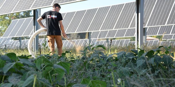 découvrez l'importance de la surface photovoltaïque pour optimiser la production d'énergie solaire. apprenez comment maximiser l'efficacité de vos installations et contribuer à un avenir énergétique durable.