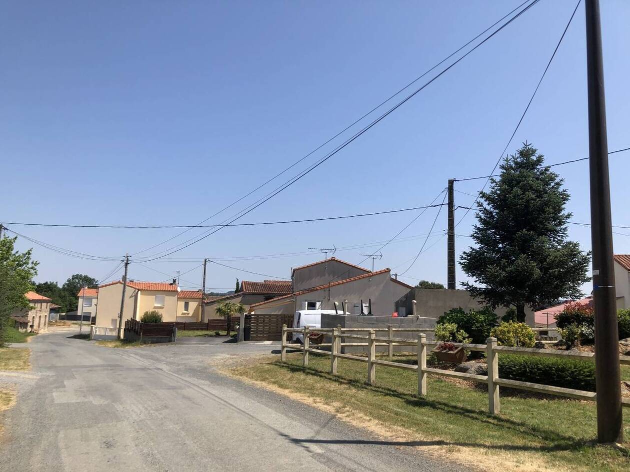 découvrez tout ce qu'il faut savoir sur les surtensions liées aux réseaux enedis : causes, conséquences et solutions pour protéger votre installation électrique. informez-vous pour garantir la sécurité de votre habitat.