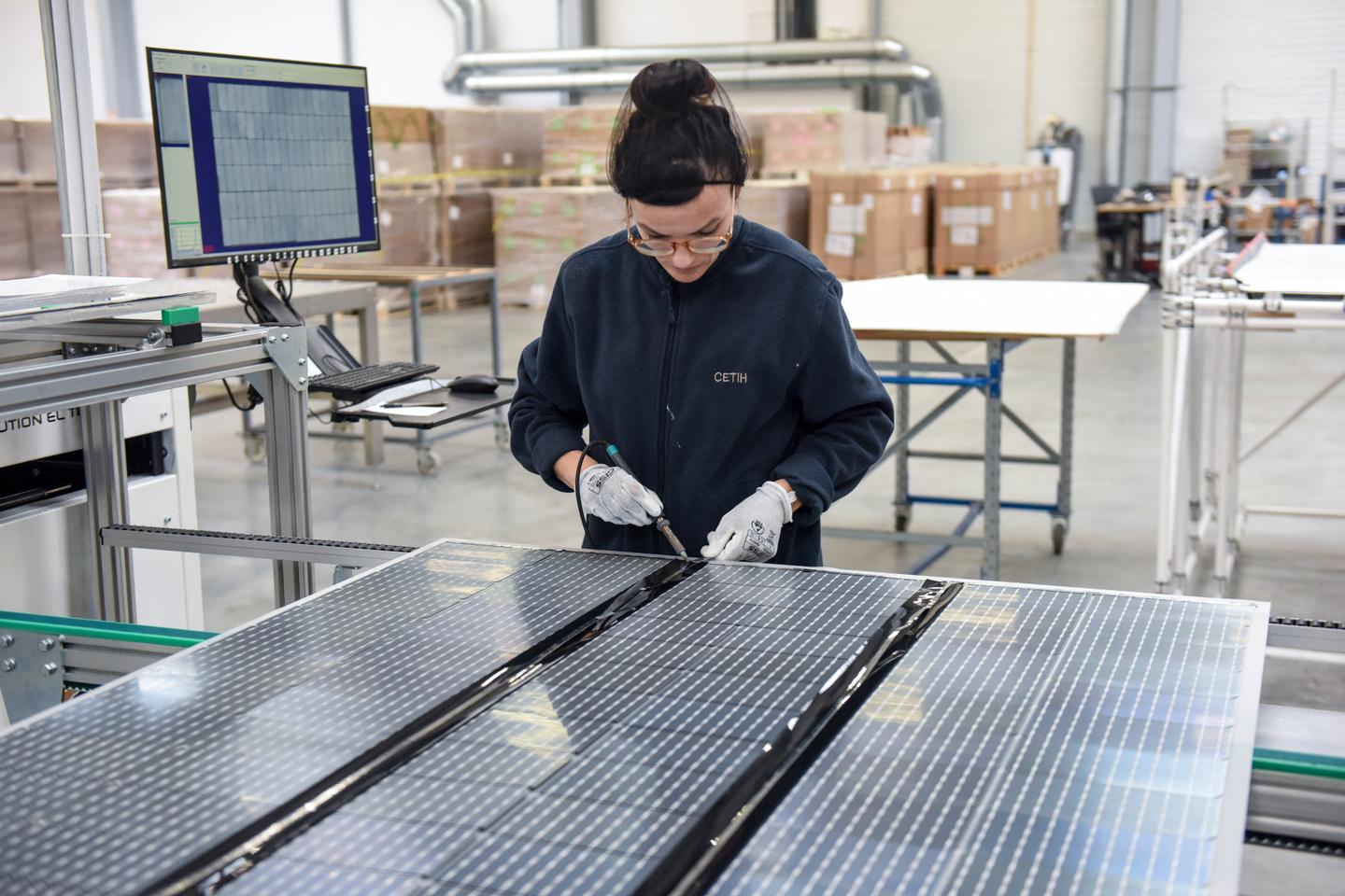 découvrez les panneaux solaires systovi, une solution innovante et écologique pour produire votre propre énergie renouvelable. maximisez vos économies d'énergie tout en préservant l'environnement grâce à des technologies de pointe et un design adapté à votre habitat.