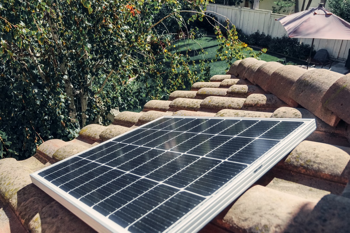 découvrez les dimensions des panneaux photovoltaïques, un guide essentiel pour optimiser l'installation de votre système solaire. apprenez à choisir la taille adaptée à vos besoins énergétiques et maximisez l'efficacité de votre investissement durable.