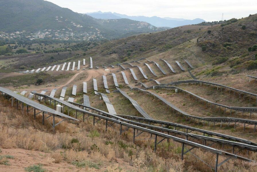 découvrez les tarifs des systèmes photovoltaïques en corse et optimisez votre transition énergétique. informez-vous sur les aides disponibles et les meilleures options pour produire votre propre électricité solaire à des prix compétitifs.
