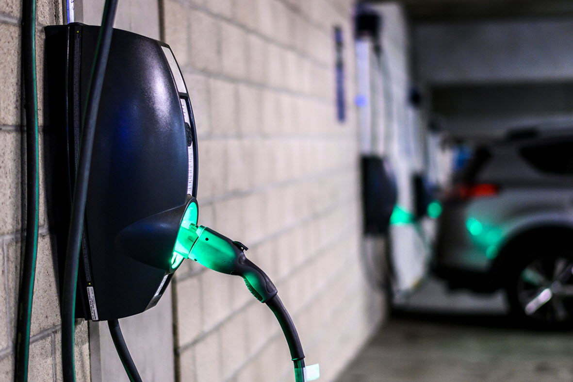 découvrez tout ce qu'il faut savoir sur la taxe pour les voitures électriques : avantages fiscaux, exemptions, et régulations en vigueur. informez-vous pour optimiser vos dépenses tout en respectant l'environnement.
